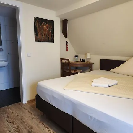 Ehinger Rose 3*